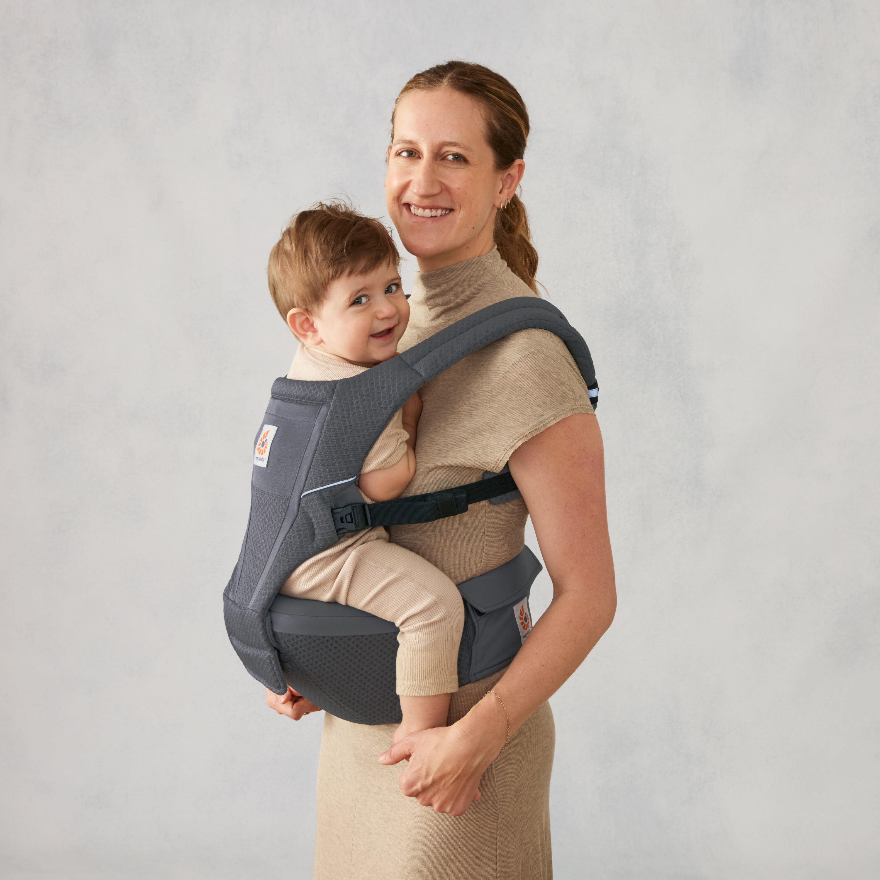 Graphite Grey Alta Hip Seat Baby Carrier