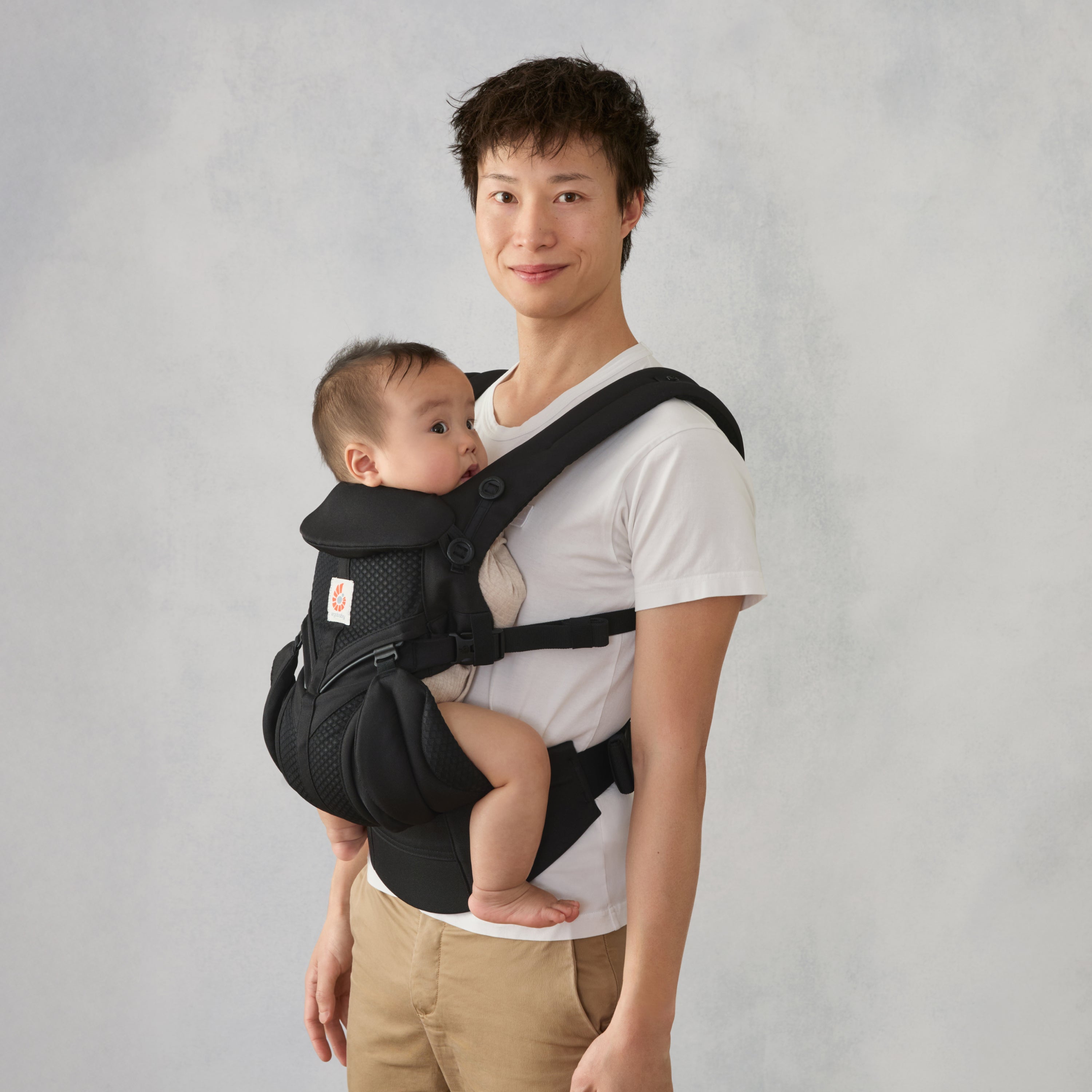 Omni Classic Mesh Baby Carrier - Onyx Black