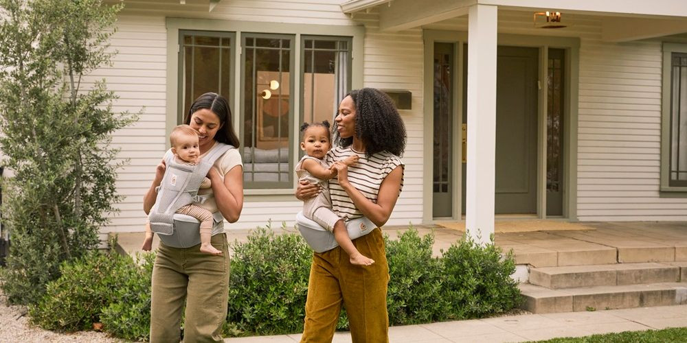 Babywearing in Autumn: The Best Carriers for Cozy Walks